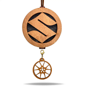 Ароматная подвеска «Suzuki» в коричневом цвете в крафтовой упаковке с мини-брелоком